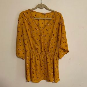 🌼Floral yellow top 🌼